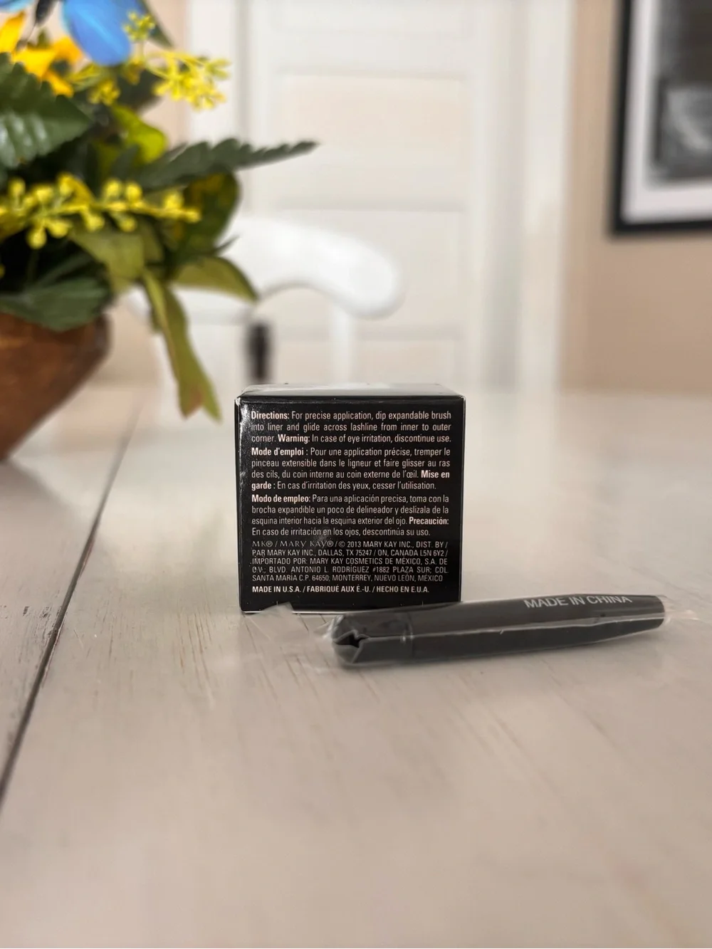 Mary Kay Black Gel Eyeliner - Intense Black Finish